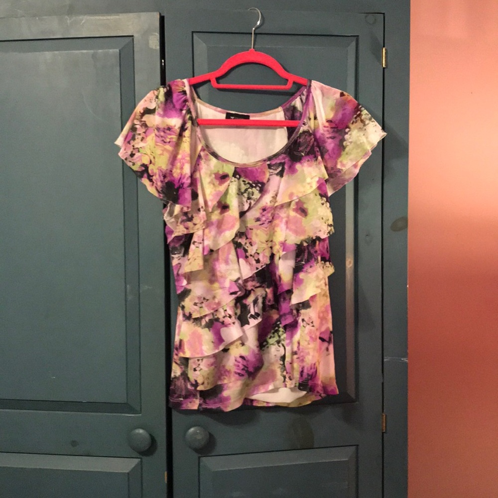 Cap sleeve flowy floral top